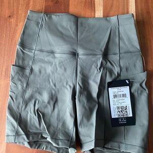 Arc'teryx Women's Essential High-Rise Shorts